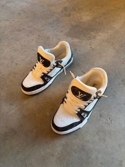 Cheap LV trainer sneakers (size 11m)