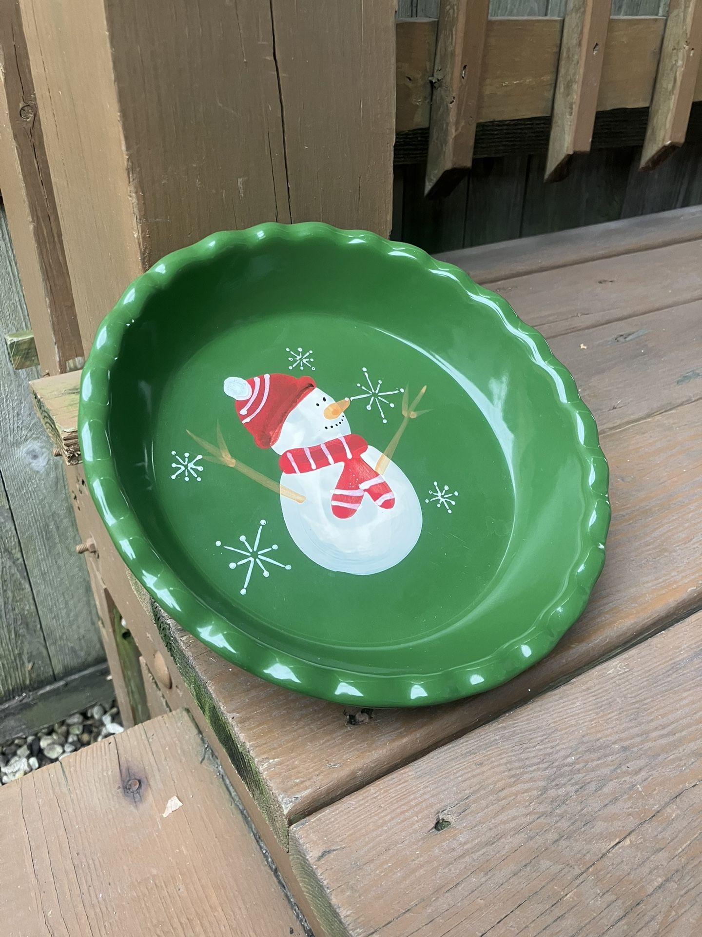 Hand Painted Snowman 9” Stoneware Deep Dish Pie Plate - Excellent Condition 
