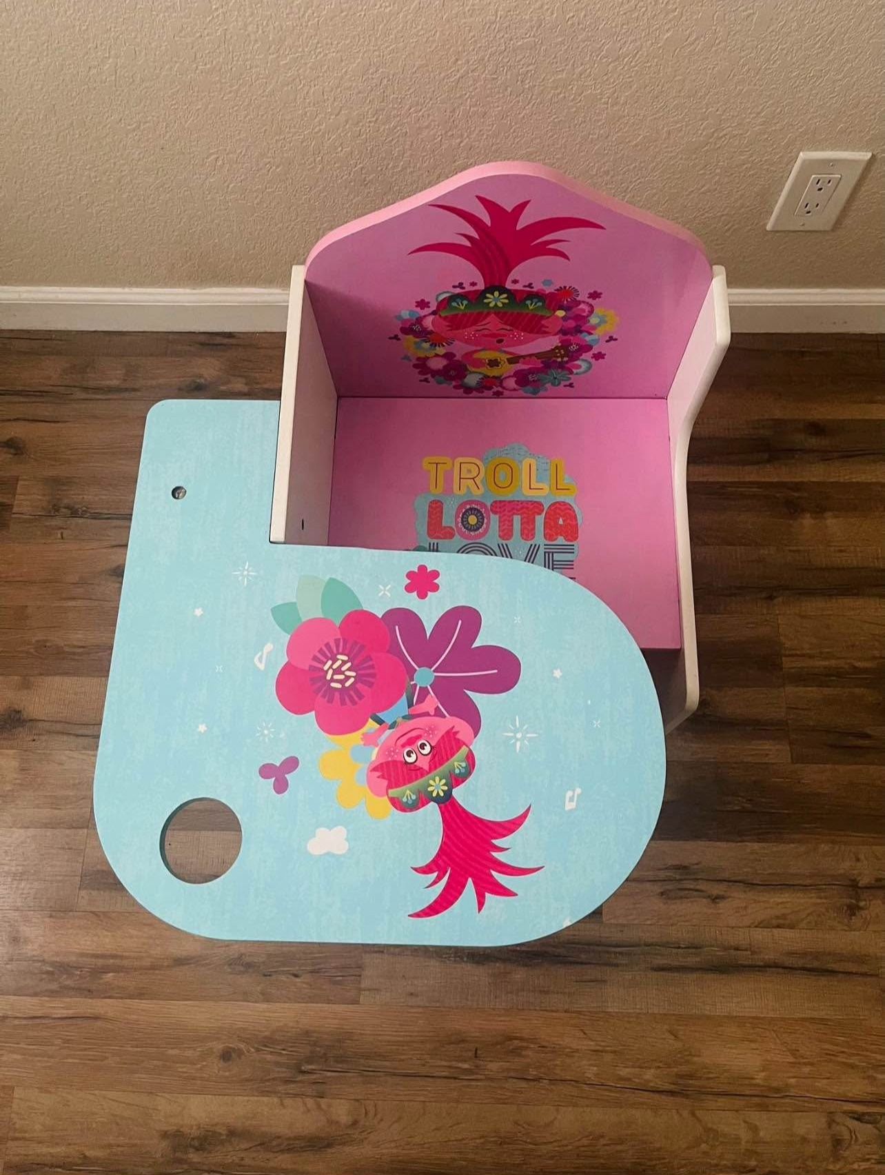 Trolls chair desk comes with the cup