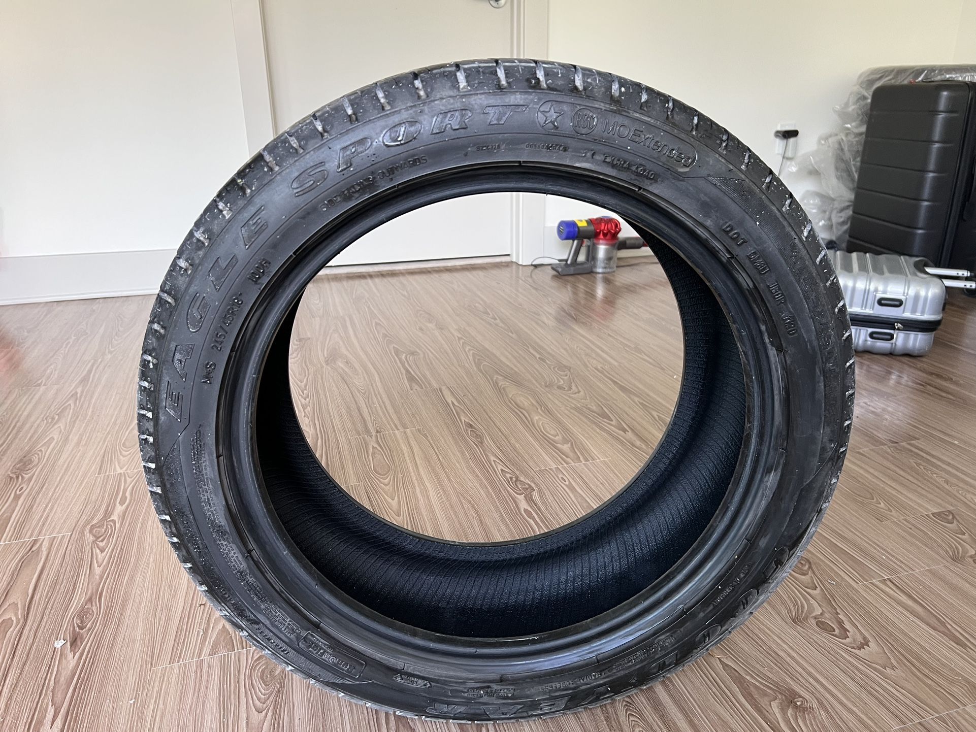 Goodyear EagleSport All-Season  245/45R18
