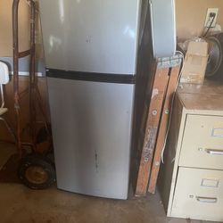 Magic Chef Mini Refrigerator