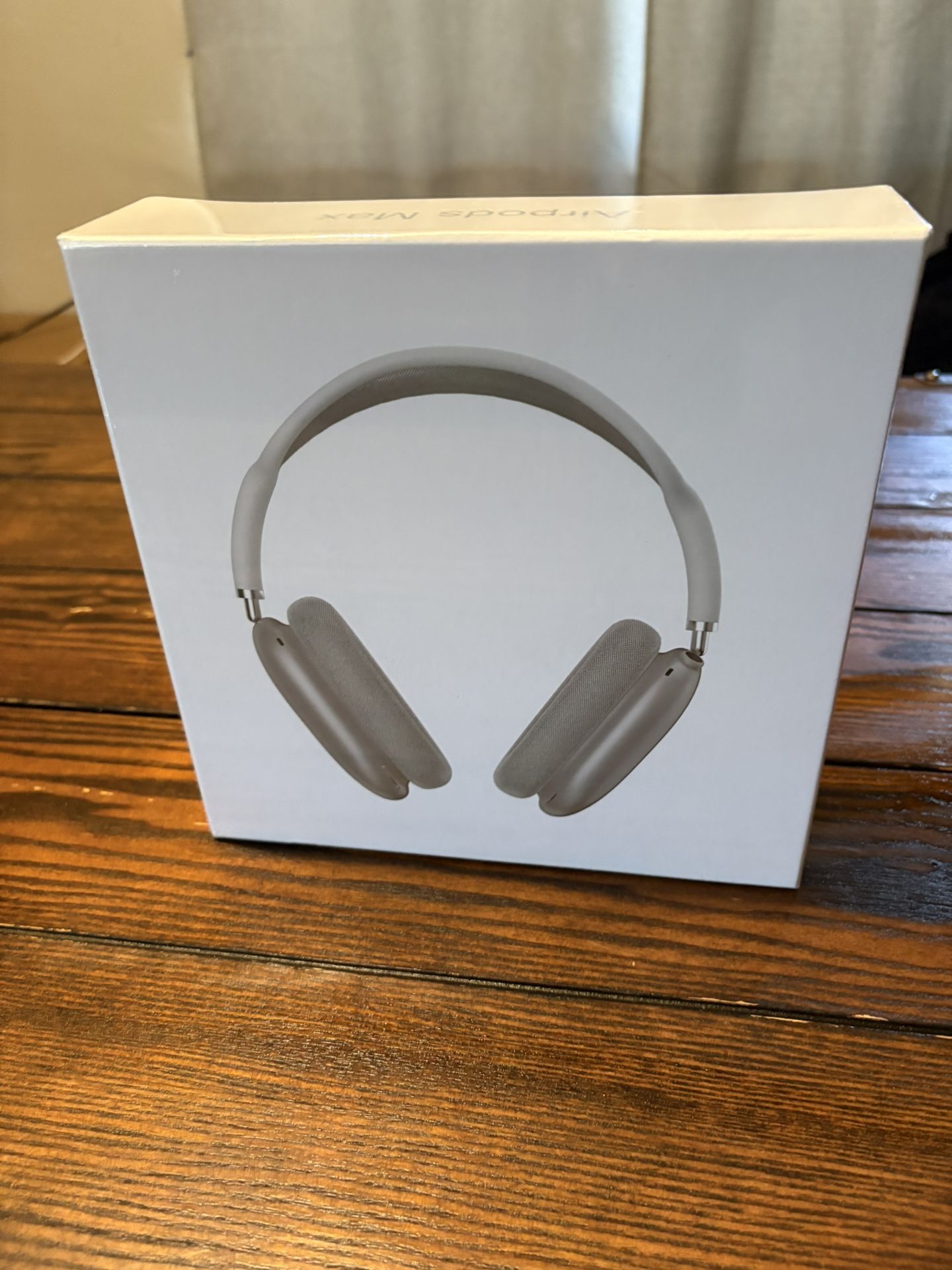 AirPods Max (white)