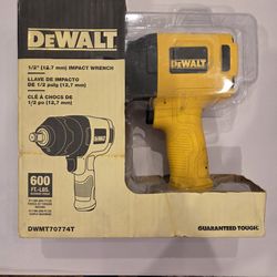 DeWalt 1/2" Air Impact Wrench DWMT70774T High Power 600ft-lbs