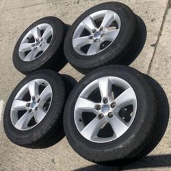 4 — 215/65r17 5x114.3 5x4.5 5x115 Stock Chrysler 300 Toyota Tacoma Cr-v Camry Corolla Civic Accord Altima Rims Wheels 90% Treads 2022 DOT Tires!!!!!!!