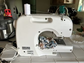 Brother Sewing Machine CS-6000