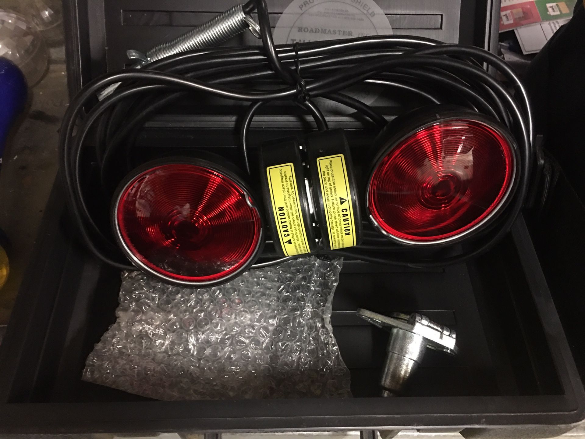 Road master tow lights with magnetic base and carrying case