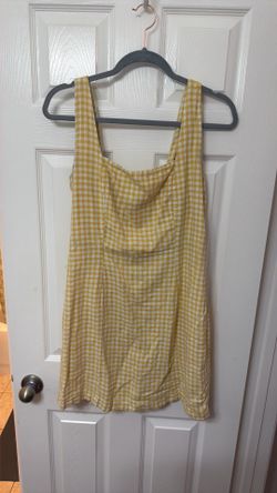 Women’s yellow gingham dress