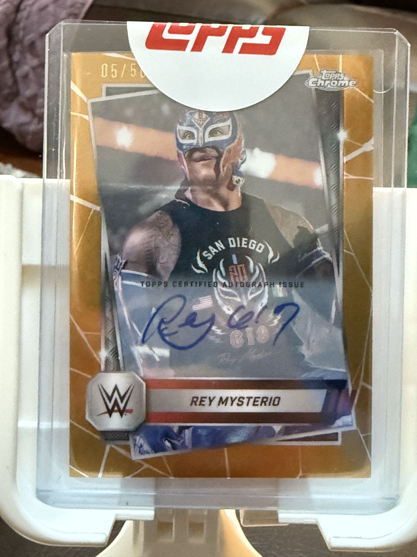 2025 Topps chrome WWE Rey Mysterio gold /50