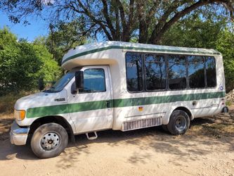 Ford F-350 shuttle bus