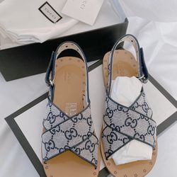 New- Gucci Kid Sandal ( Size 33)