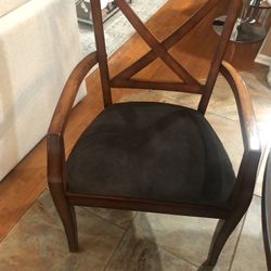 Round Dining Room Table W/ 4 Chairs 