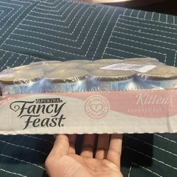 Purina Fancy Feast Wet Kitten Food, Tender Ocean Whitefish Feast - (24) 3 oz.