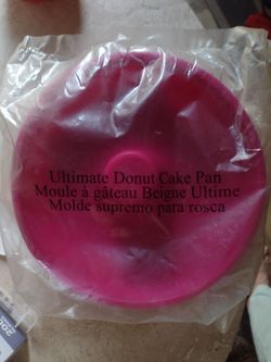 Silicone donut cake pan