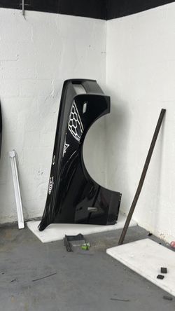 Rolls Royce Phantom right fender new