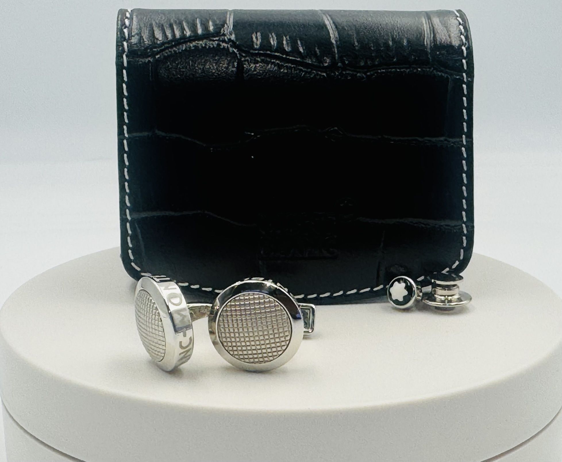 AUTHENTIC MONTBLANC Urban Walker Cufflinks. Tie/lapel Pin, & Genuine Alligator Travel Pouch