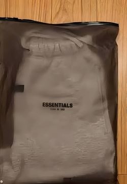 Grey essential shorts