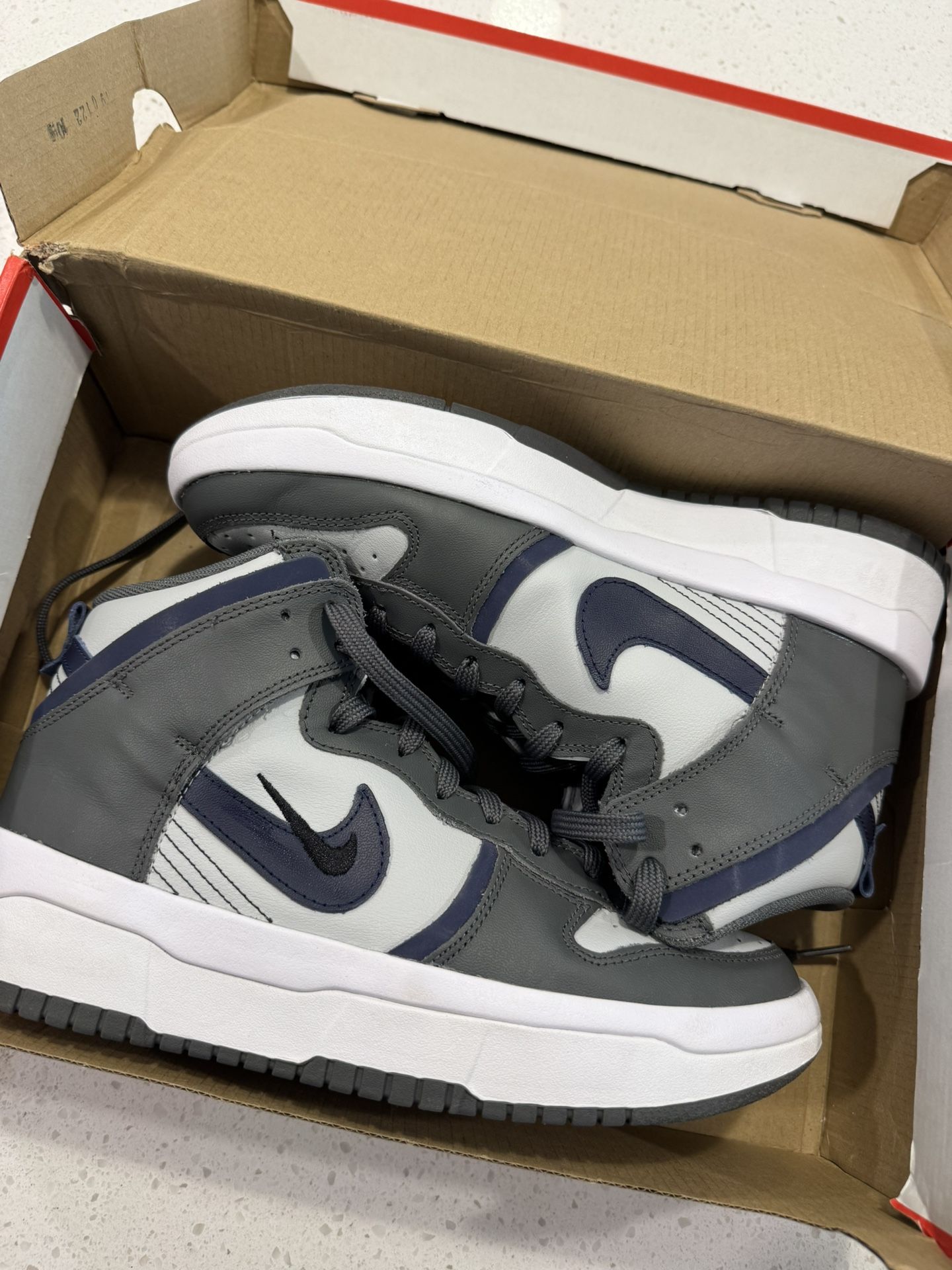 Women’s Hi-top Nike Dunks