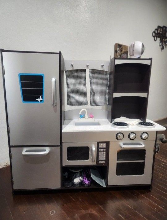 Play Kitchen
