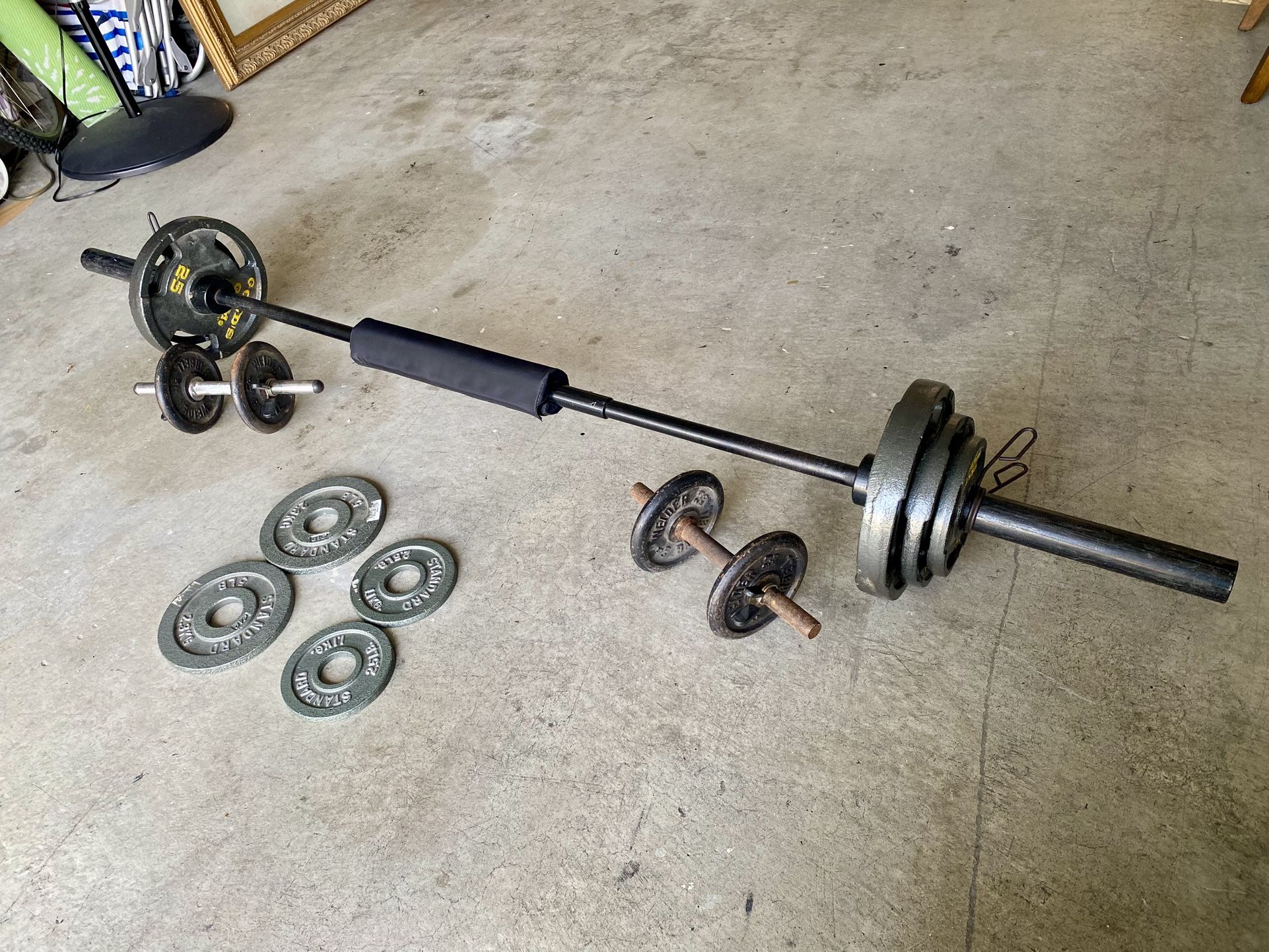 Gold’s Gym Work Out Weights With Barbell Bars