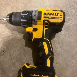 DeWalt DCD791 20V MAX XR Brushless 1/2-in Drill/Driver. Light used