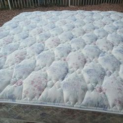 King Size Mattress And Box Spring 
