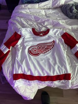 Adidas Detroit Red Wings Hockey Jersey – Size 52