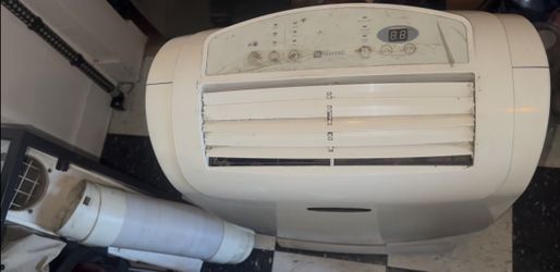 Maytag 9,000 BTU Portable Air Conditioner – Powerful – Needs Cleaning
