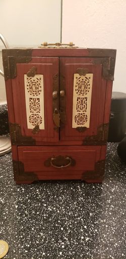 Chinese Jewlery Box