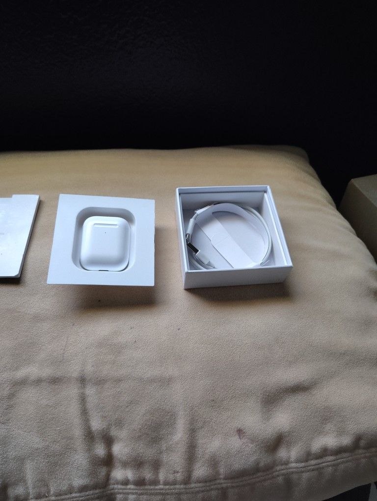 Airpods With Wireless Charging Case 