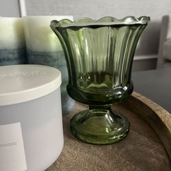 Vintage 1970's Avocado Green Glass Vase 6" tall 