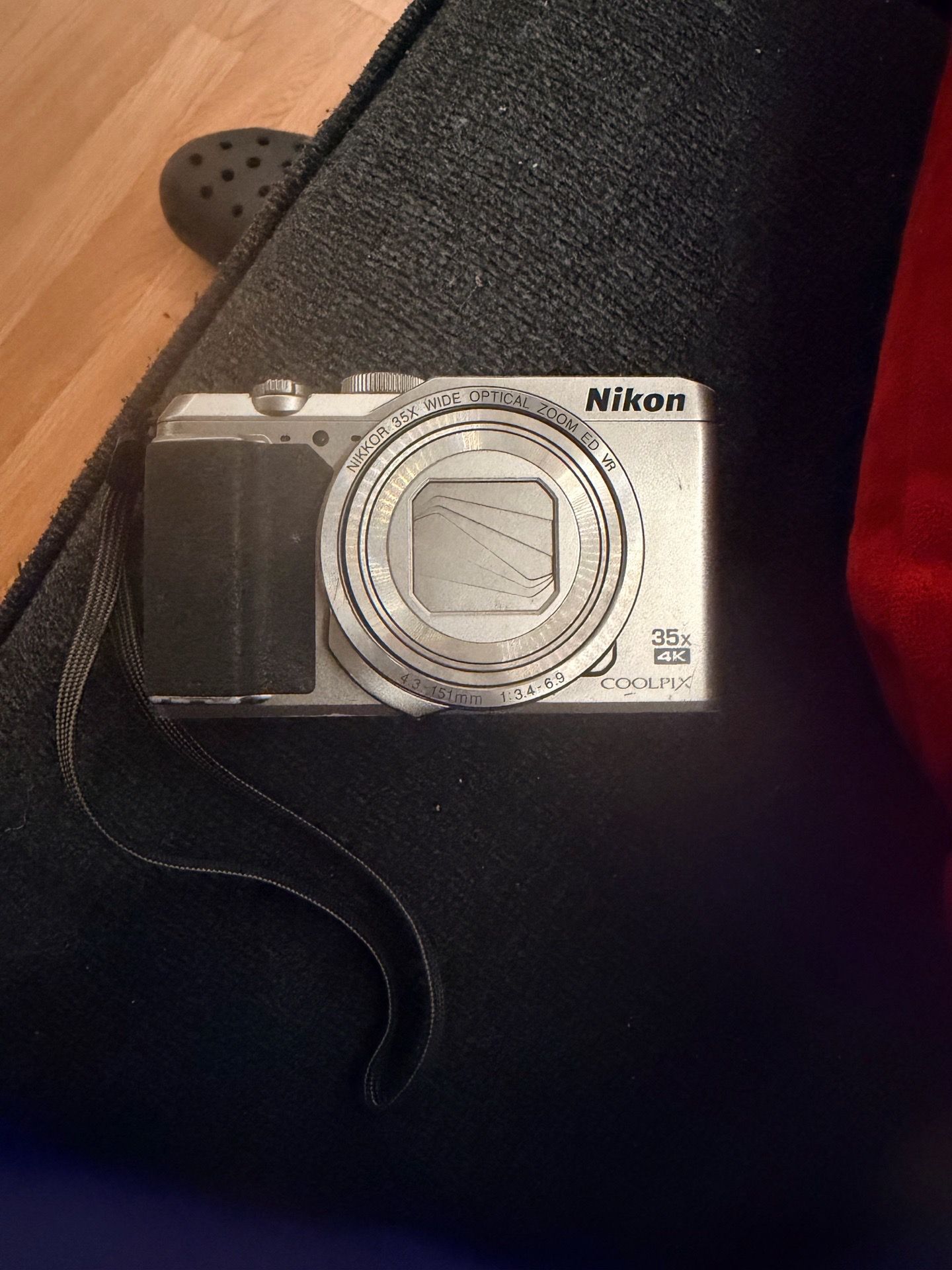 Nikon coolpix A900