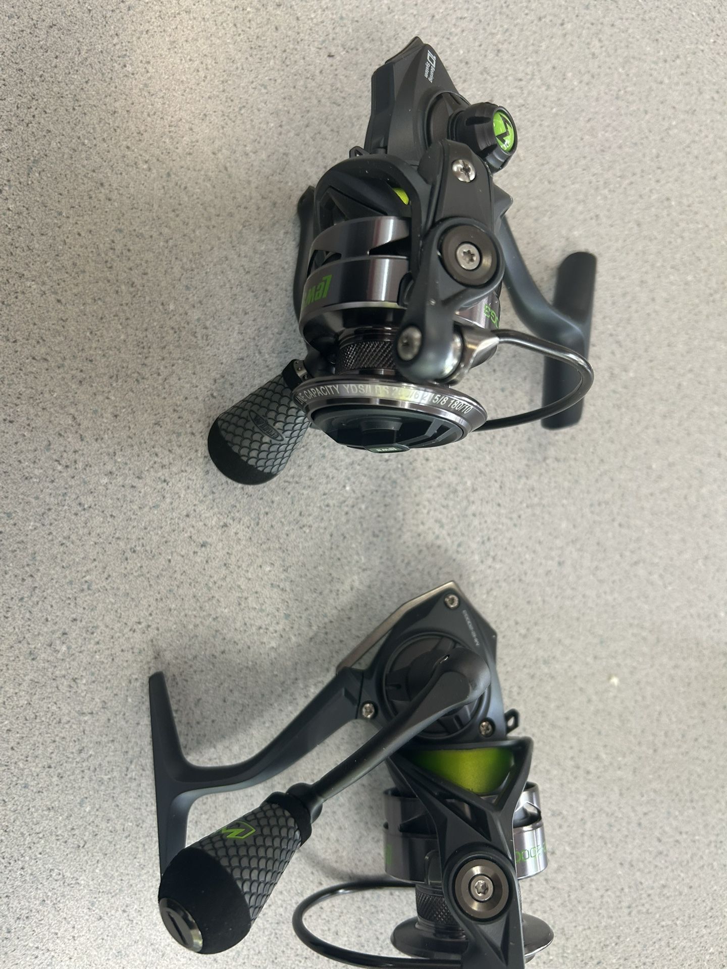 BUNDLE TWO LEWS 10 BEARING SPINNING REEL