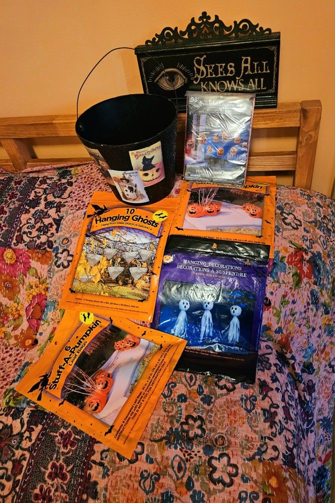 Halloween Decor Lot Bags Bucket