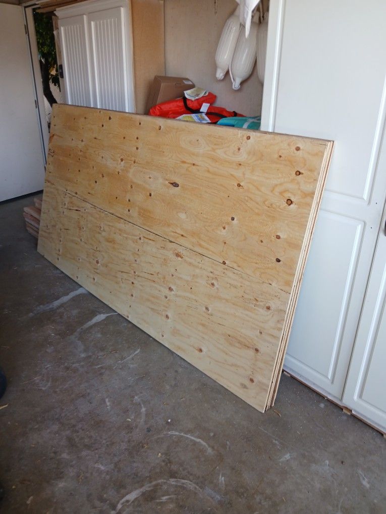 Plywood New 3 Full Sheets 25.00 Each 5/8