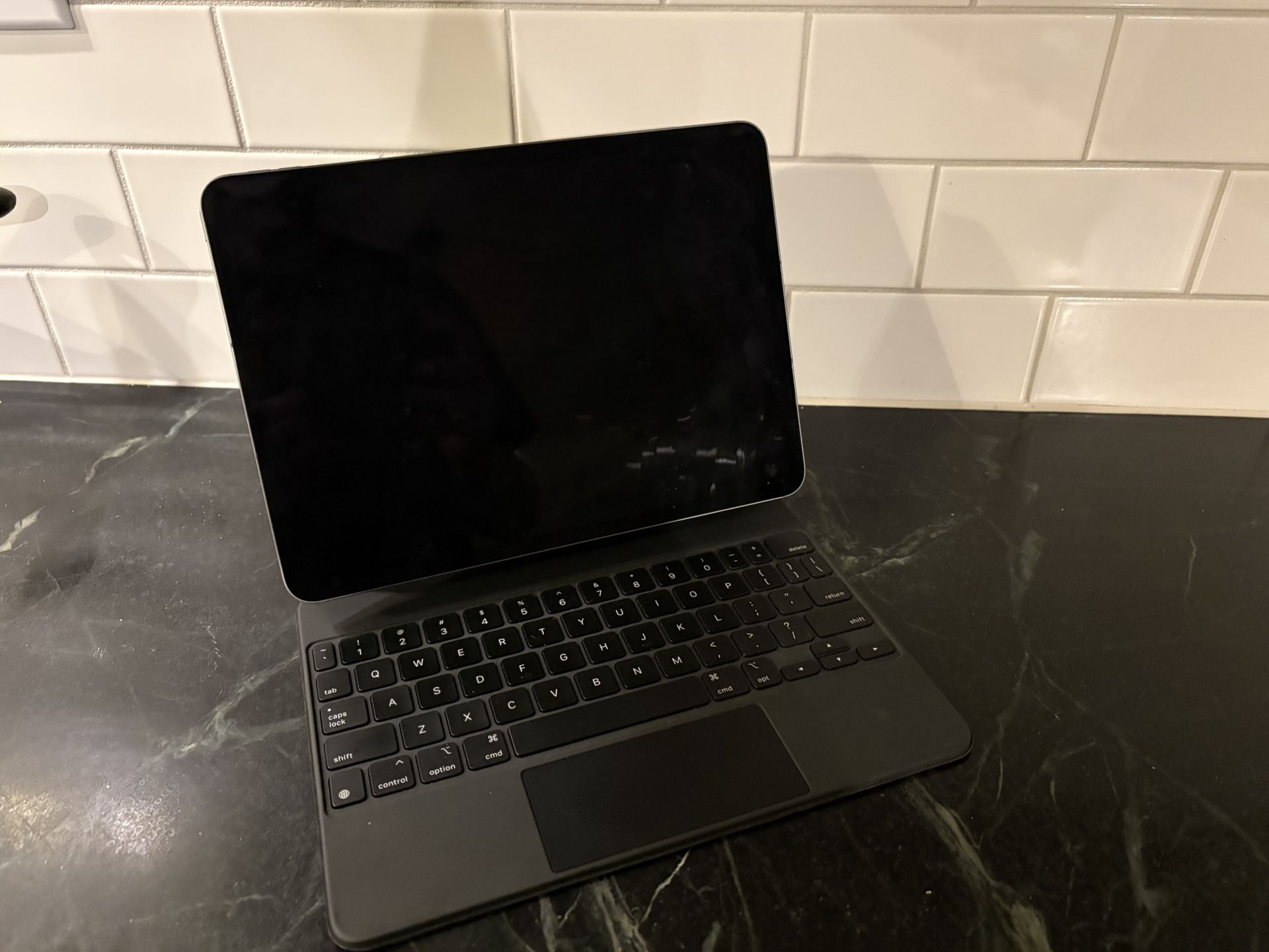 iPad Pro 11-inch(4th Gen) Wifi + Cell mm