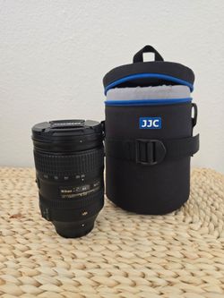 Nikon AF-S NIKKOR 28-300mm f/3.5-5.6G ED VR Lens + Case
