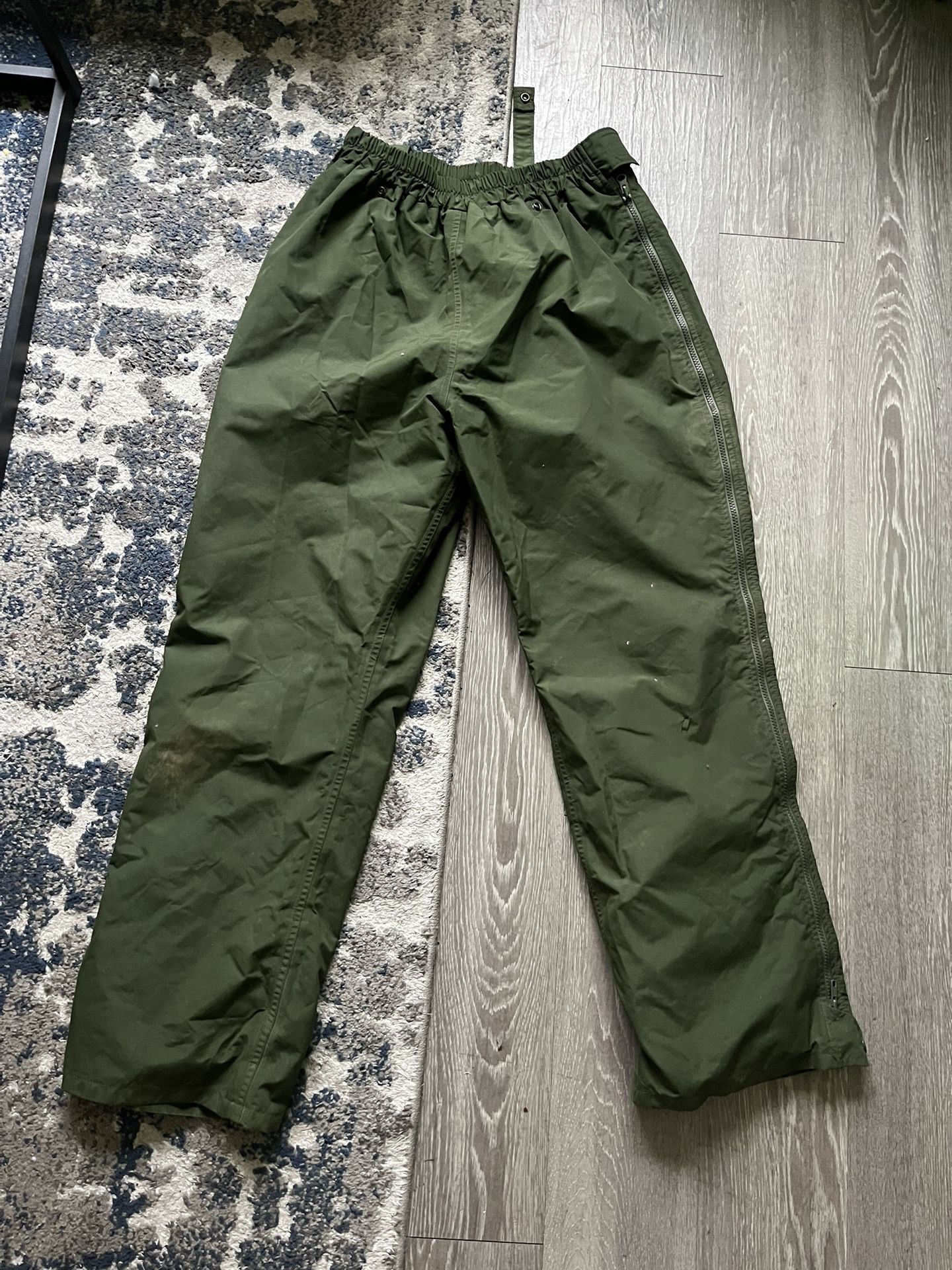 VINTAGE GORE-TEX SKI PANTS