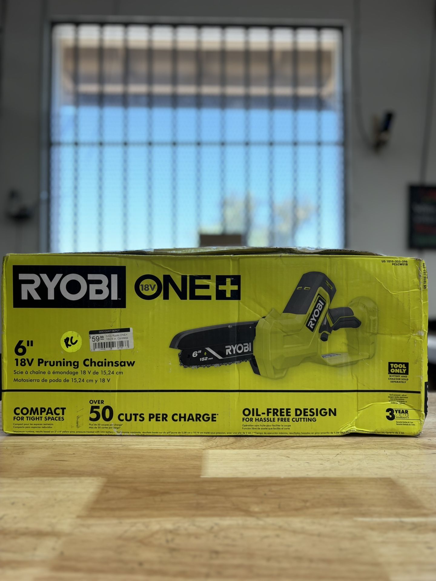 (UG) Ryobi ONE+ 18V 6 in. Cordless Battery Compact Pruning Mini Chainsaw (Tool Only)