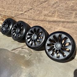 Tesla Model Y 21 inch Uberturbine Wheels and Tires