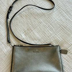 COACH crossbody 
