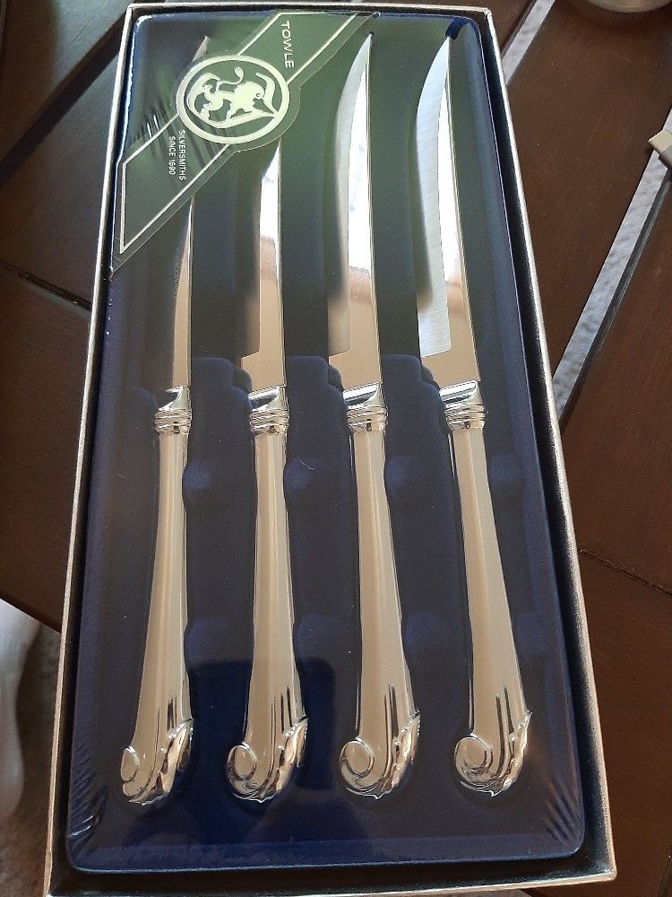 Vintage Steak KNIVES-Towle.
