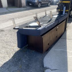 Futon & Tv Stand 