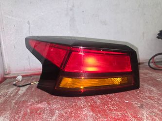 2019 2022 nissan altima driver oem taillight