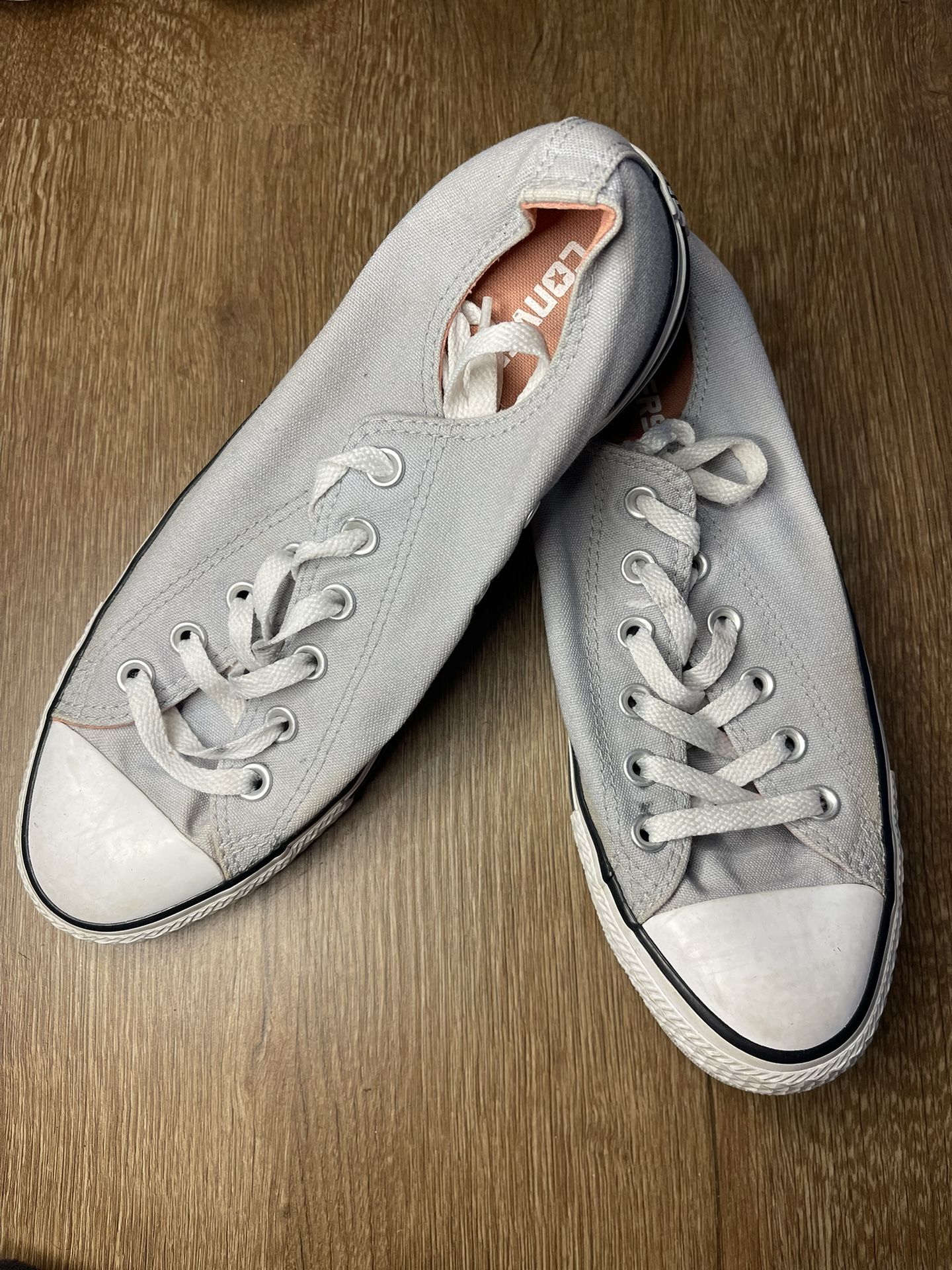 Women’s Converse Size 10