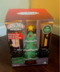 $25 Christmas tree inflatable 7ft tall