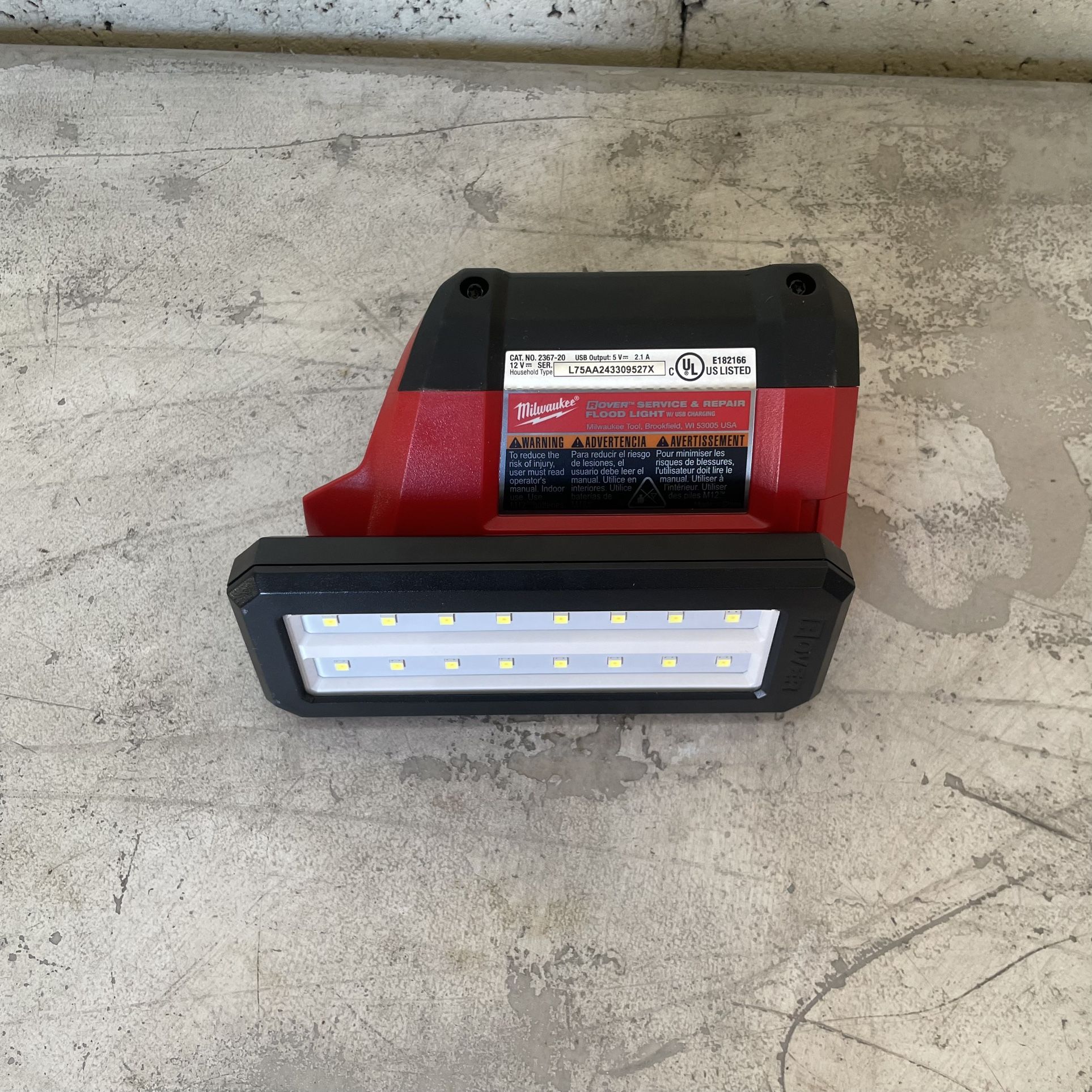 Milwaukee M12 ROVER Service and Repair Flood Light with USB Charging