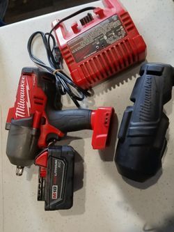 Milwaukee M18 FUEL 1/2" High Torque Impact Wrench Set (2763-20) - Battery, Charger and protective boot