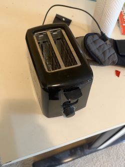 Black 2-Slice Toaster