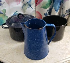 Country Kitchen Vintage Enamel Ware Blue White Speckled Cowboy Coffee Pot, Blue & White Speckled Enamel Stock Pot With Lid & Side Loop Handles Plus Bl