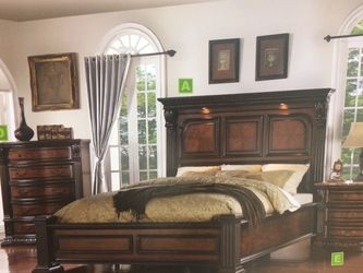 Queen bedroom set 4 piece